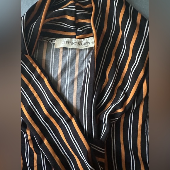 2 pack Tiffany and Grey Sleeveless Tie-Neck Blouses in Size Small (Petite) - Picture 3 of 7